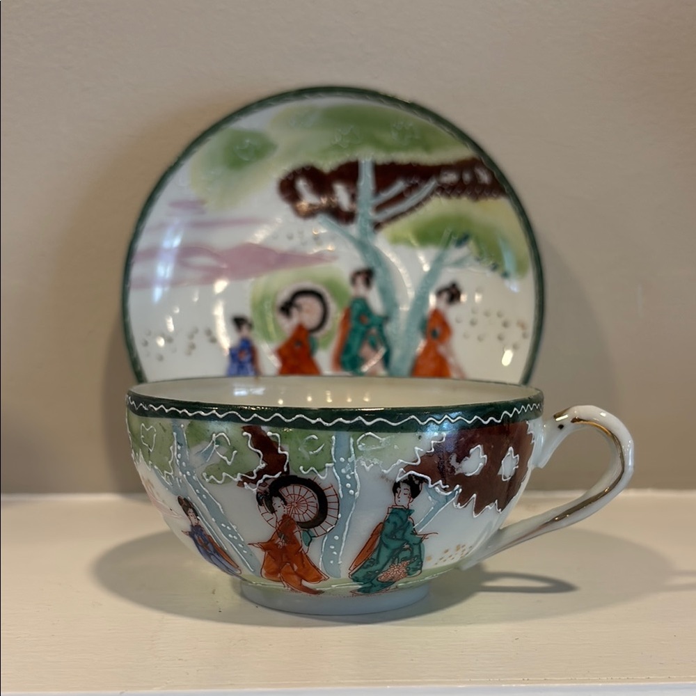VTG Artistic Japanese Geisha Girls Tea Cup & Saucer Set‎
